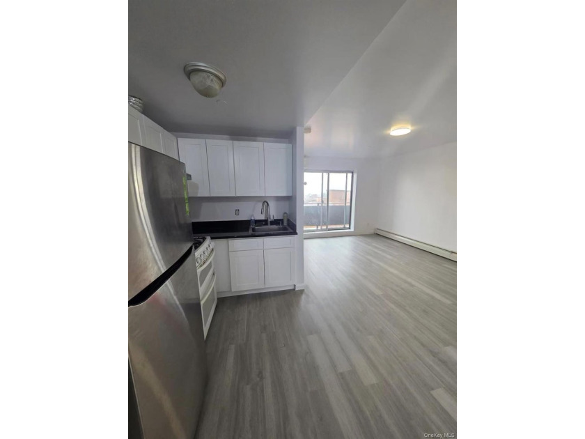 Parking space available and sell separately. Bright 2 bedrooms - photo 6
