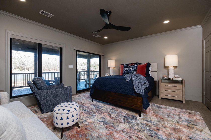 Beautifully updated lakefront home tucked away on a quiet cove - photo 27