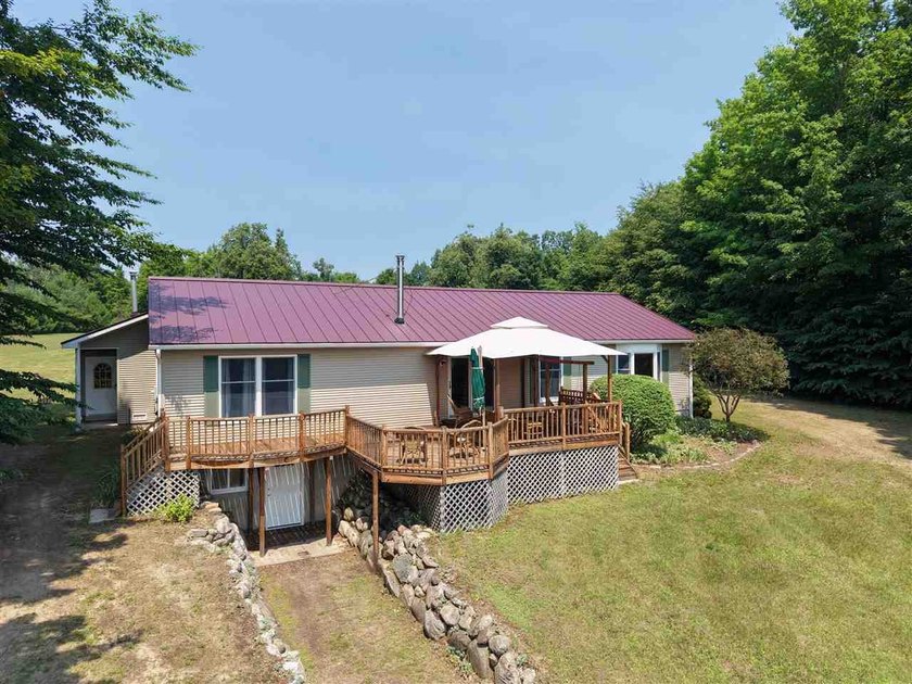 Ideally situated between Boyne City and Charlevoix, this - photo 3
