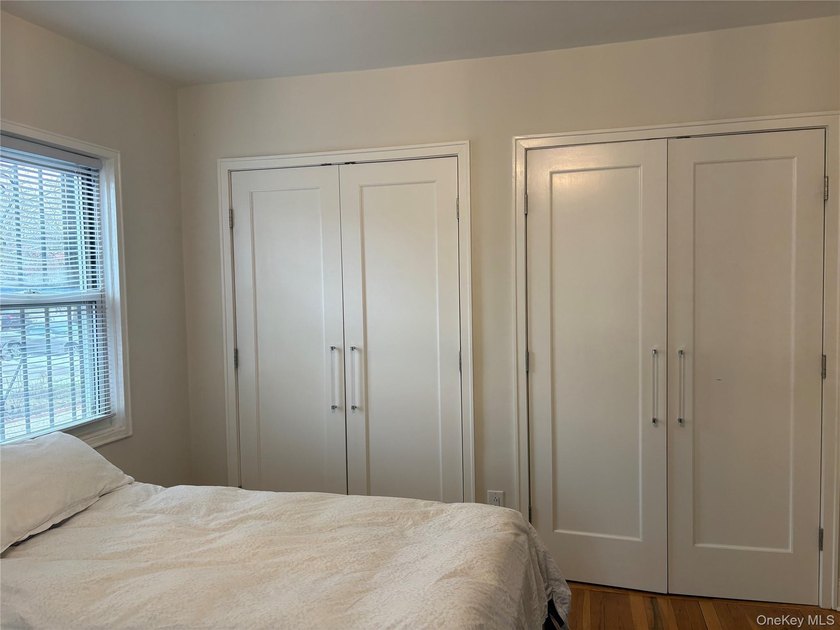 Renovated, sleek, end-of-row apartment with private entrance - photo 12
