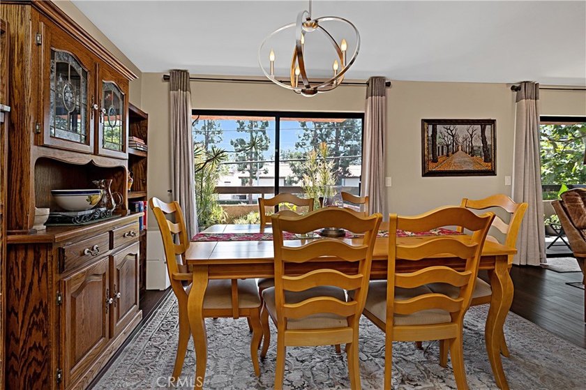 Beautifully upgraded 2 bedroom + den, 2 bath condo with approx - photo 10