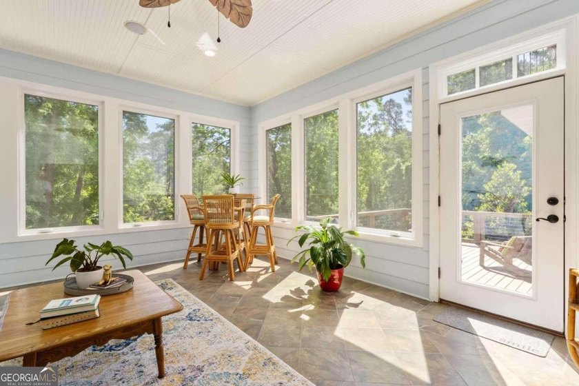 Custom-built home. Winding staircase &amp; grand foyer. Huge master - photo 46