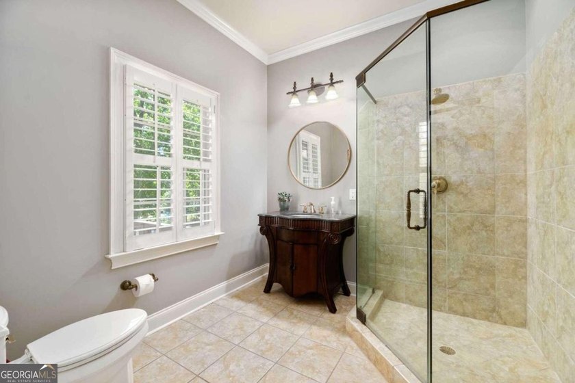 Custom-built home. Winding staircase &amp; grand foyer. Huge master - photo 50