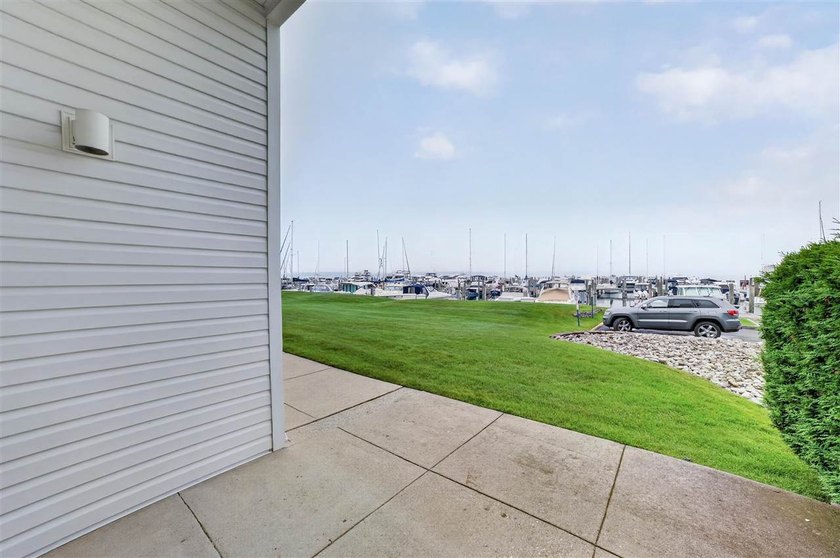 Charlevoix living in a small package! This ground-floor, 1-bed - photo 7