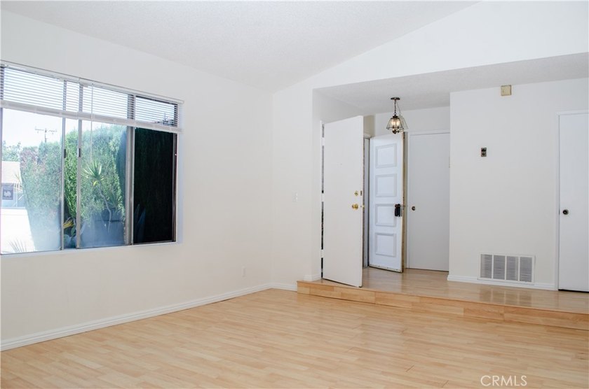 Lovely 3 bedroom, 2 bath home, plus a bonus room that can be - photo 11