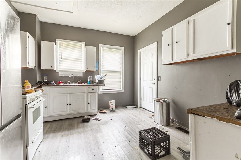 Great opportunity for both owner-occupants and investors! This - photo 4