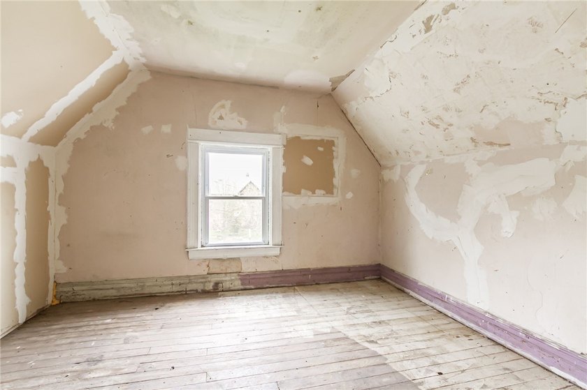 Great opportunity for both owner-occupants and investors! This - photo 6