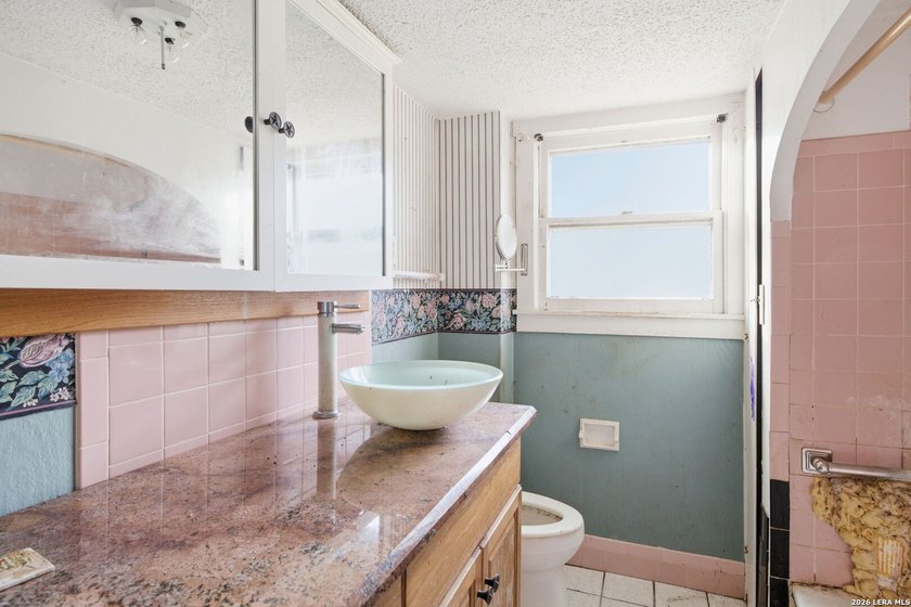 RARE 1-ACRE GEM IN HISTORIC HELOTES - NO HOA! Looking for - photo 17