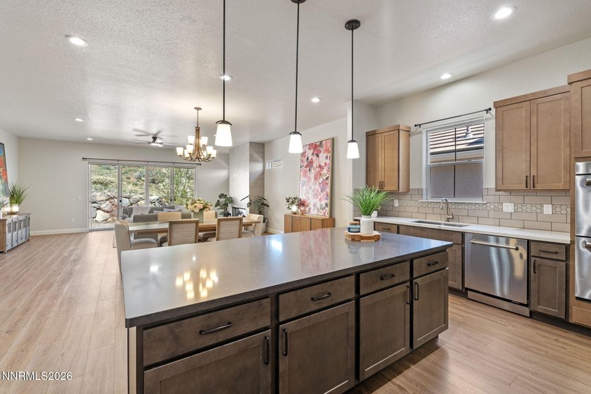 MOTIVATED SELLERS!! Built in 2021, this highly upgraded - photo 22