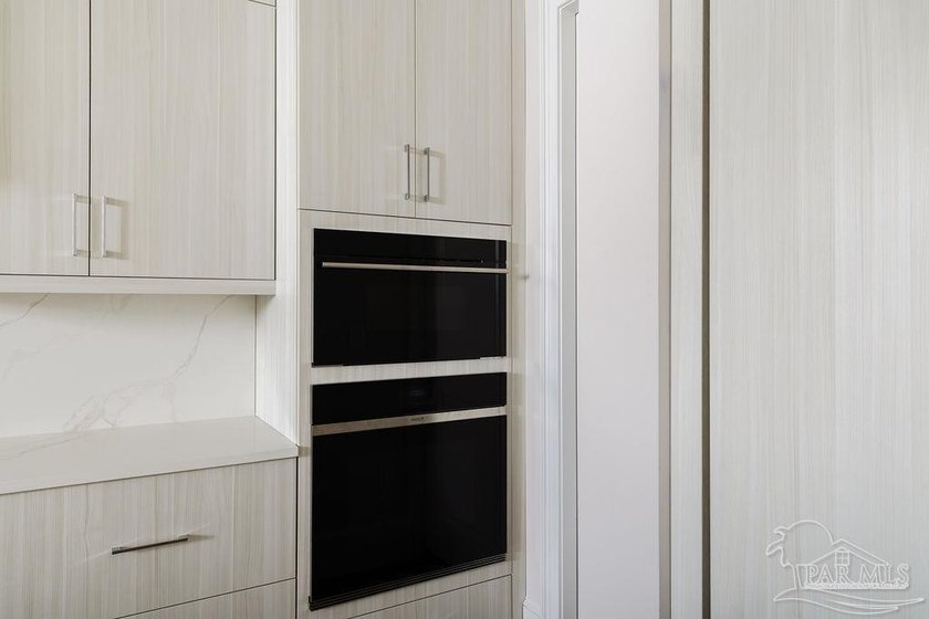 Discover a new standard of waterfront refinement at Admirals Row - photo 22