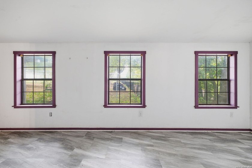 RARE 1-ACRE GEM IN HISTORIC HELOTES - NO HOA! Looking for - photo 22
