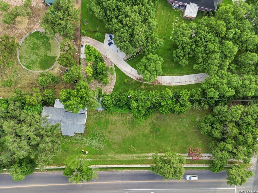 RARE 1-ACRE GEM IN HISTORIC HELOTES - NO HOA! Looking for - photo 39