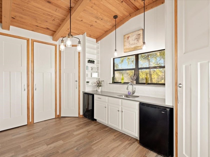 Rare opportunity to own a fully furnished Brazos Riverfront - photo 10