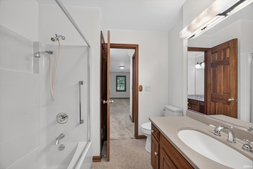 This lovely one-owner four bedroom, three and a half bath brick - photo 31