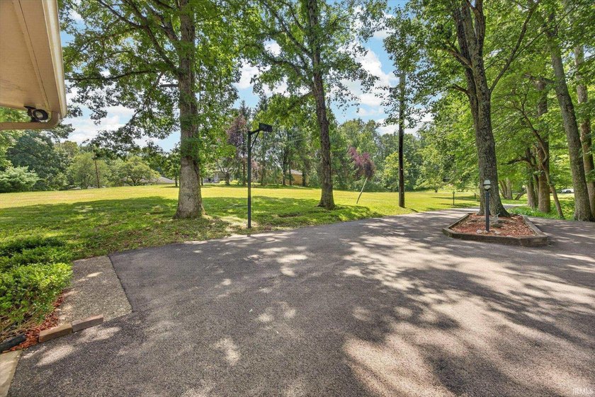 This lovely one-owner four bedroom, three and a half bath brick - photo 44
