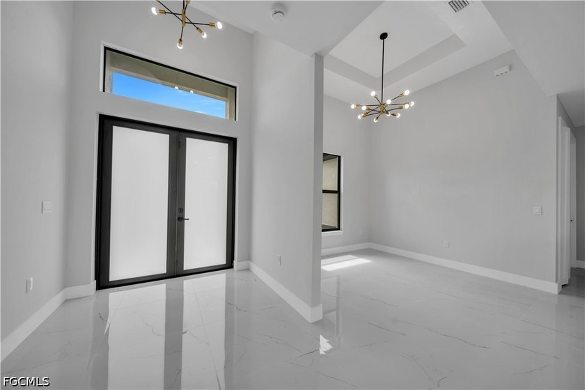 Experience the perfect blend of elegance, comfort, and location - photo 14