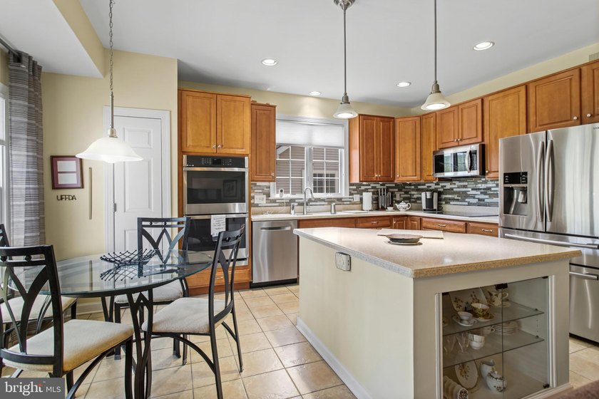 NEW PRICE! Welcome to 7 Derr Lane in the sought-after Villages - photo 5