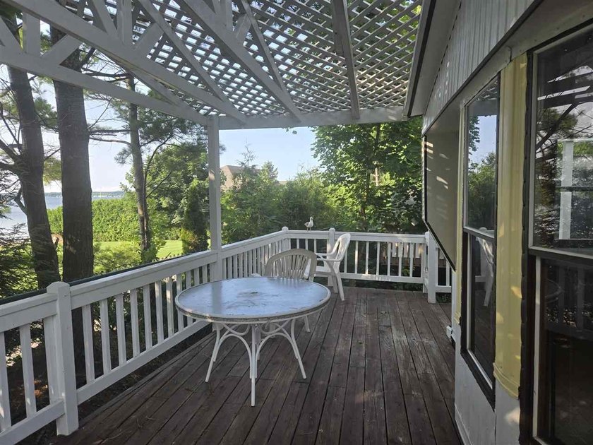 It's all about the great view of Lake Charlevoix! Nice spacious - photo 4