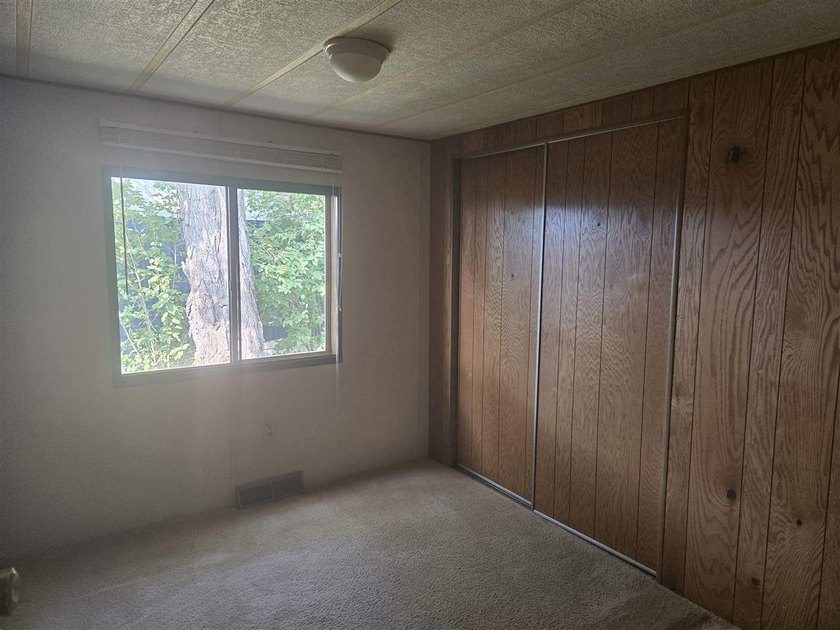 It's all about the great view of Lake Charlevoix! Nice spacious - photo 8