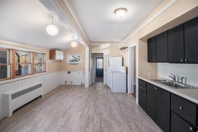 Investment opportunity in the heart of Petoskey! This - photo 8