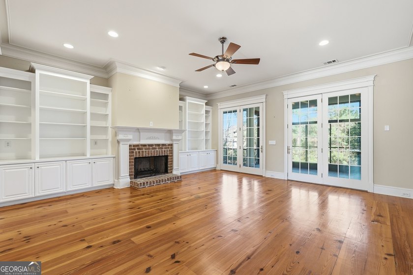 Welcome to 9 Wood Duck Drive in Savannahs highly sought-after - photo 9