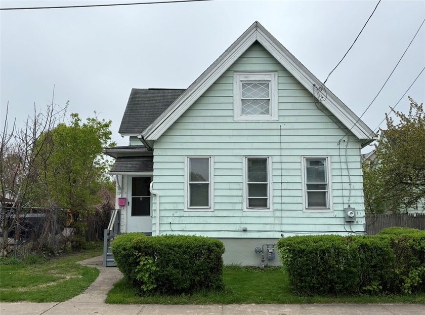 Another Rockin' Rochester Property! This 6-bedroom, 2.5-bath - photo 2