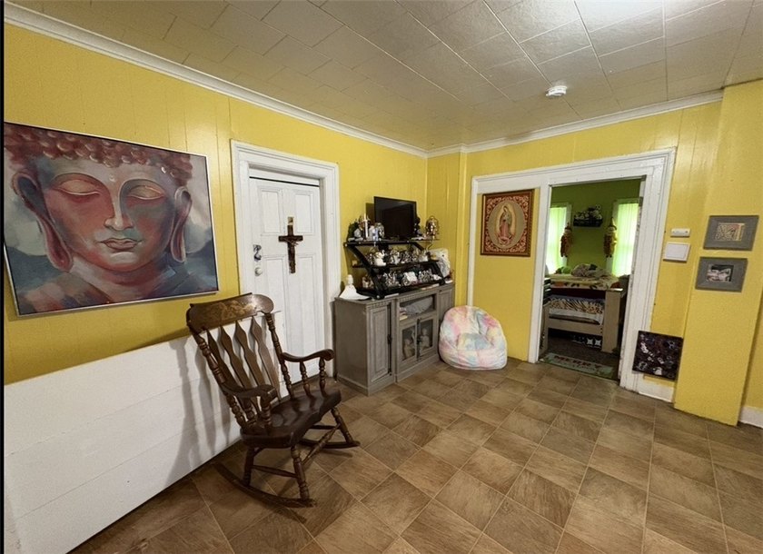 Another Rockin' Rochester Property! This 6-bedroom, 2.5-bath - photo 10