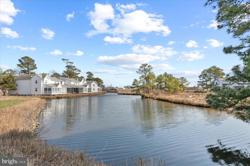 Tucked within the sought-after community of Mallard Lakes, just - photo 27