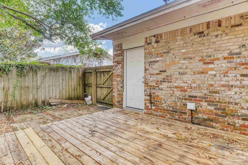 Step into the delightful 3-bedroom, 2-bath haven nestled in the - photo 37