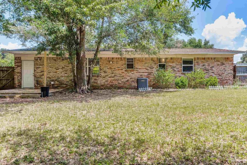 Step into the delightful 3-bedroom, 2-bath haven nestled in the - photo 45