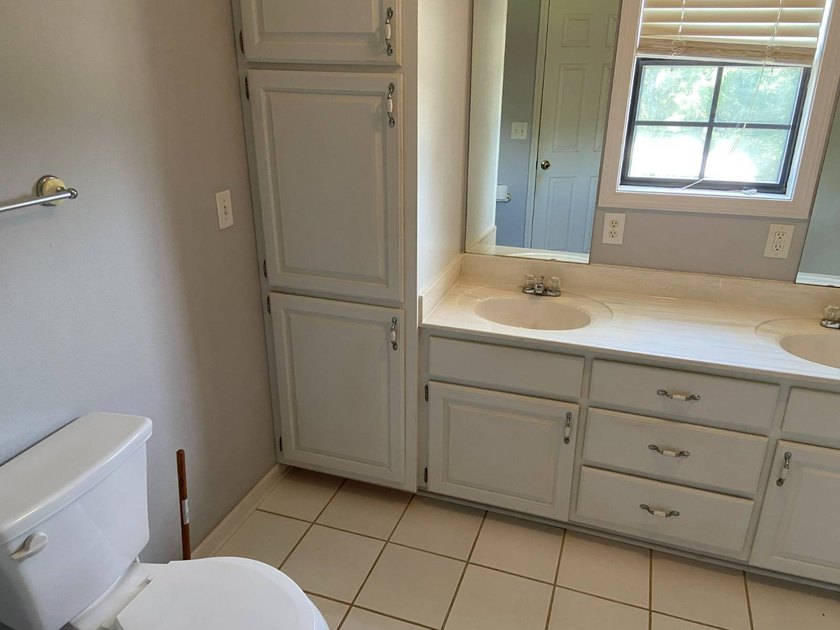 Beautiful Country Home at Edge of Town on 6 gorgeous acres near - photo 22