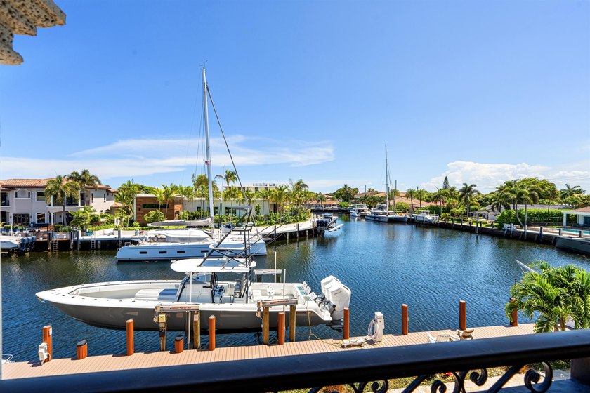 Ensconced in the prestigious yachting enclave of Lighthouse - photo 36