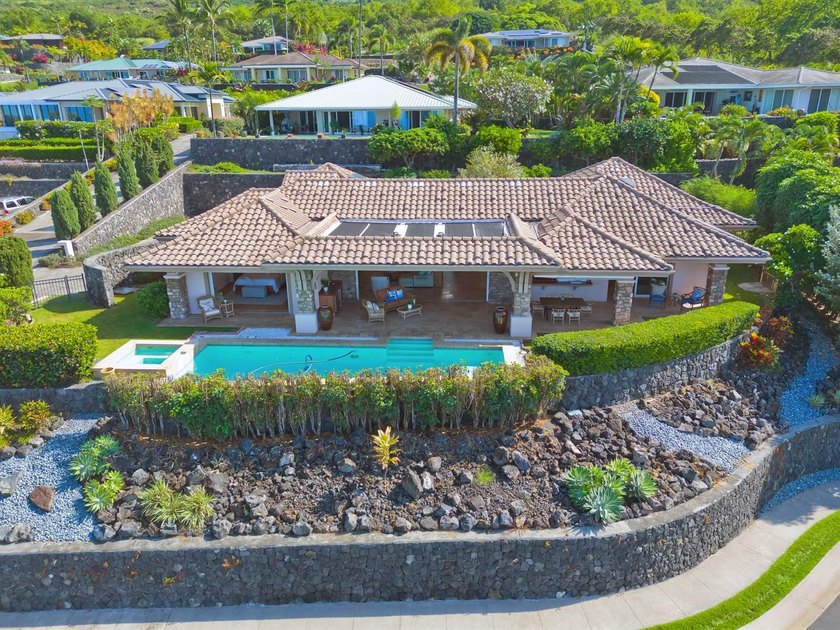 Perched above the Kona coast in the gated community of Bayview - photo 2