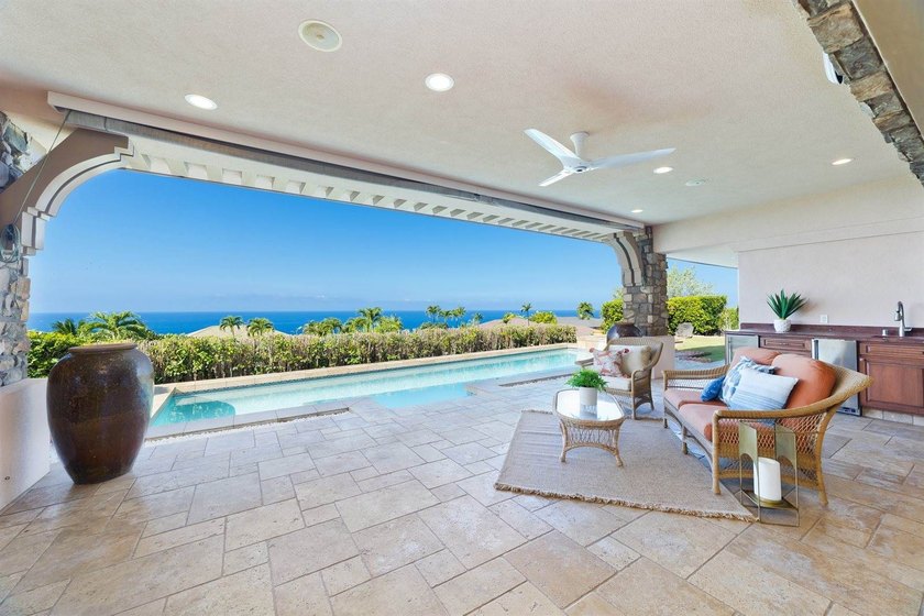 Perched above the Kona coast in the gated community of Bayview - photo 8