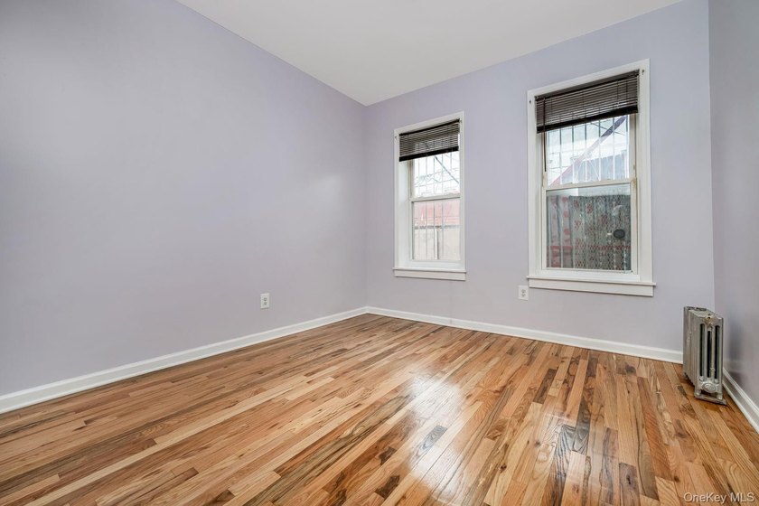 Welcome two 548 Sheffield Ave. Brooklyn, NY. Mint condition - photo 2