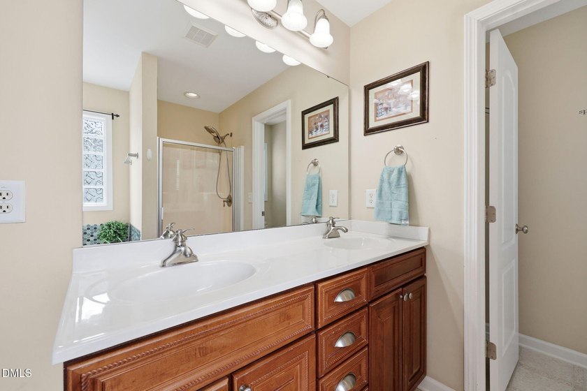 Welcome to this spacious 4-bedroom, 2.5-bath home in the - photo 18