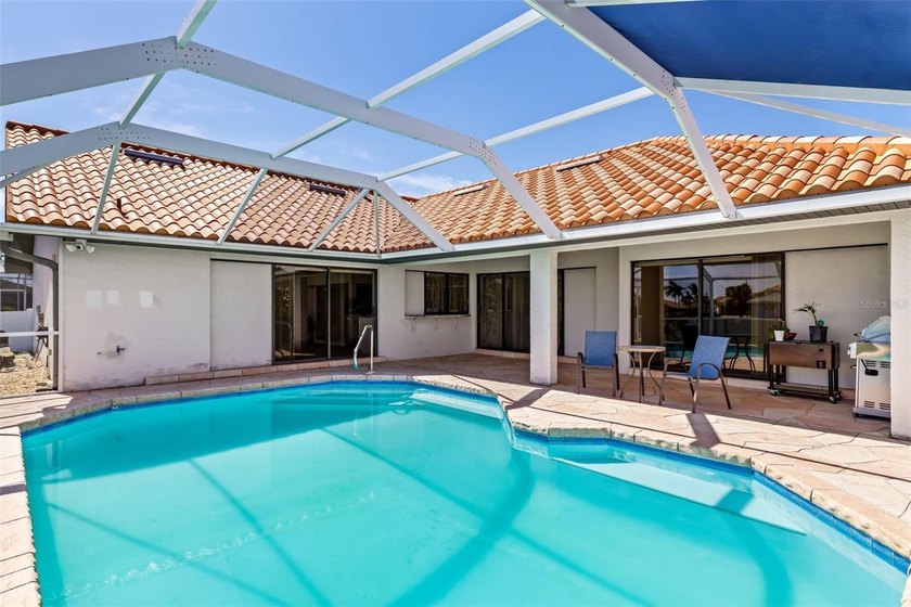 Contemporary style defines this recently remodeled 3 bedroom, 3 - photo 22