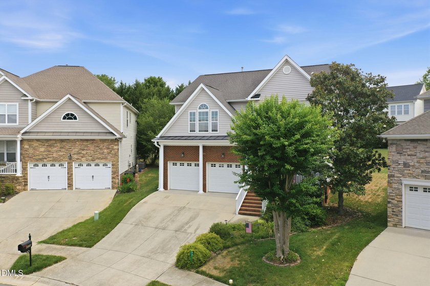 Welcome to this spacious 4-bedroom, 2.5-bath home in the - photo 35