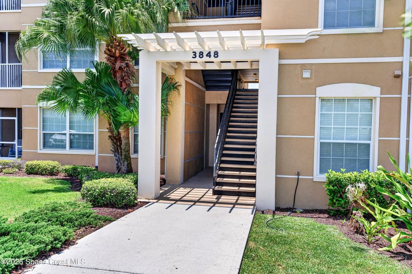 Experience the carefree Florida Lifestyle in this beautifully - photo 3