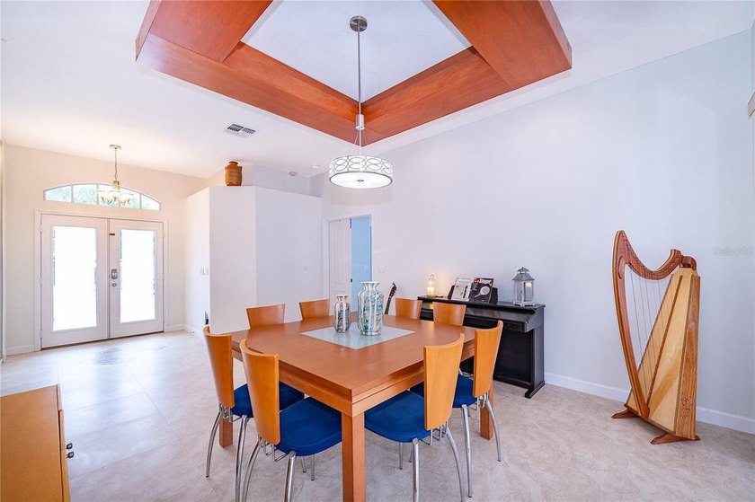 Under contract-accepting backup offers. Welcome to this - photo 8