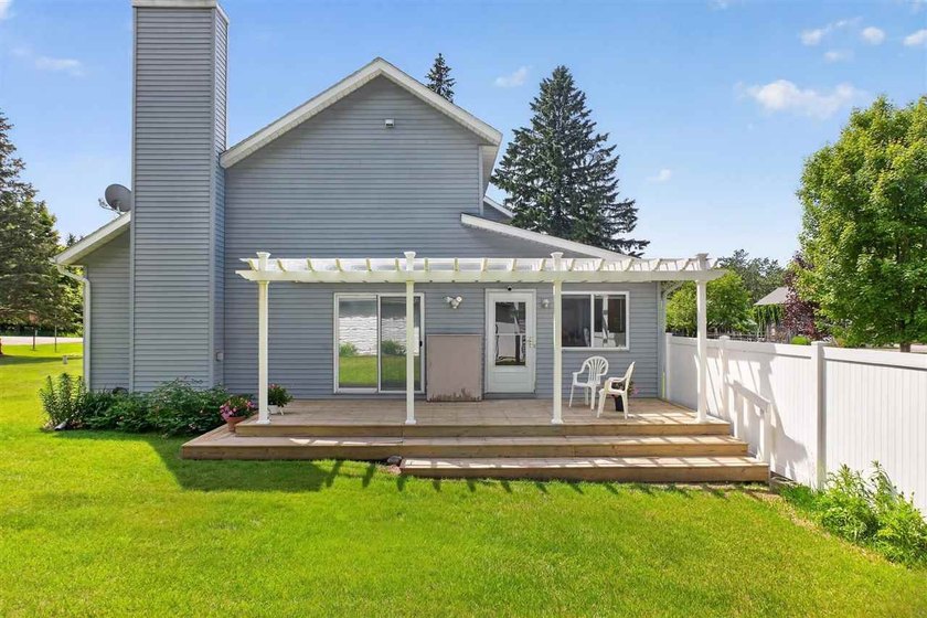 Located just minutes from Lake Michigan public beach, boat - photo 6