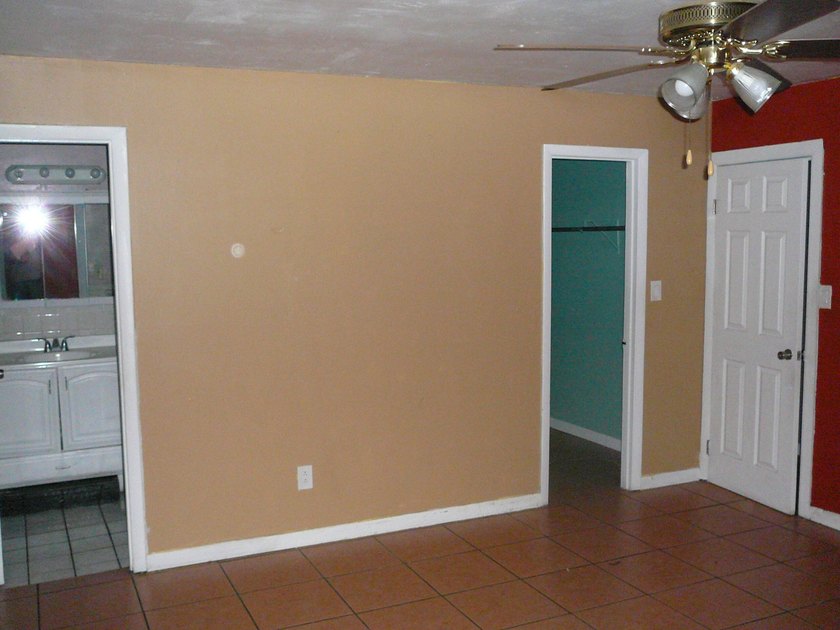 HUGE CBS DUPLEX ZONED GENERAL COMMERCIAL WHICH IS A LEGAL NON - photo 14