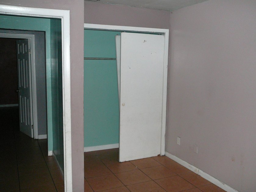 HUGE CBS DUPLEX ZONED GENERAL COMMERCIAL WHICH IS A LEGAL NON - photo 22