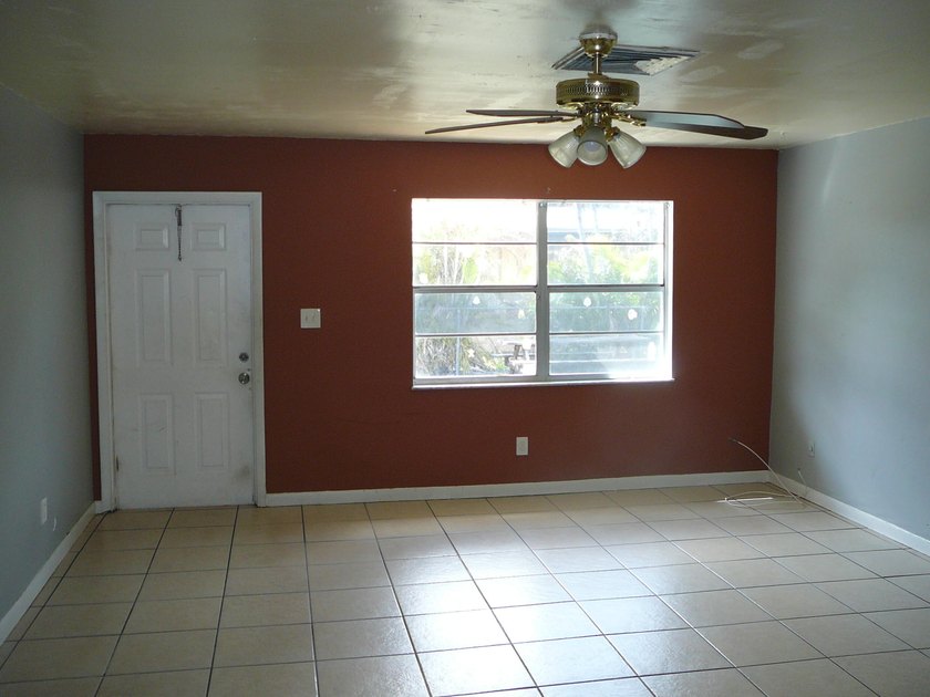 HUGE CBS DUPLEX ZONED GENERAL COMMERCIAL WHICH IS A LEGAL NON - photo 26