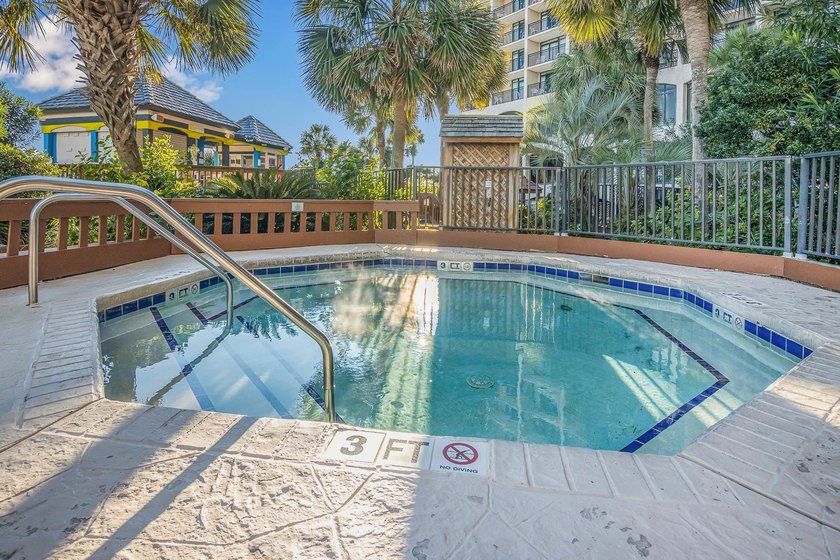 Welcome to this stunning one-bedroom, one-bathroom oceanfront - photo 32