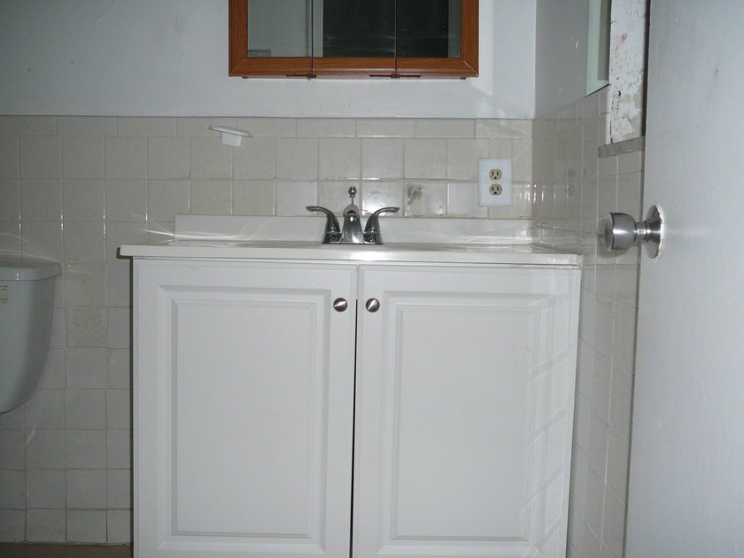 HUGE CBS DUPLEX ZONED GENERAL COMMERCIAL WHICH IS A LEGAL NON - photo 34