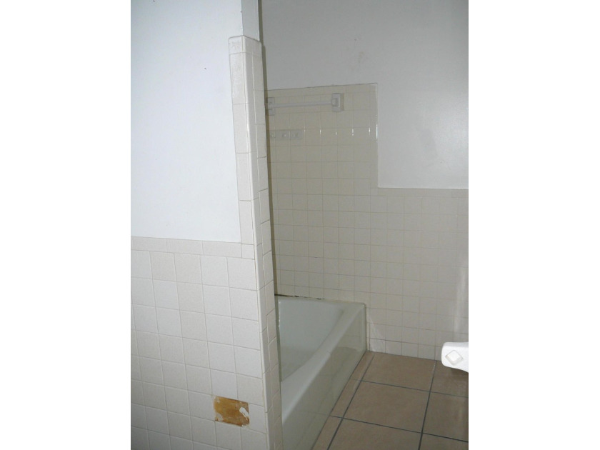 HUGE CBS DUPLEX ZONED GENERAL COMMERCIAL WHICH IS A LEGAL NON - photo 41