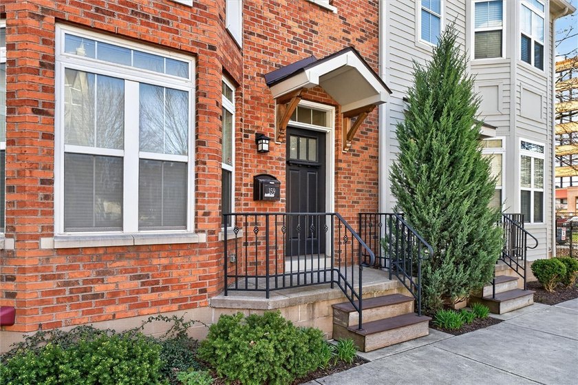 Luxury, comfort, and convenience. Welcome to 159 N Plymouth: a - photo 2