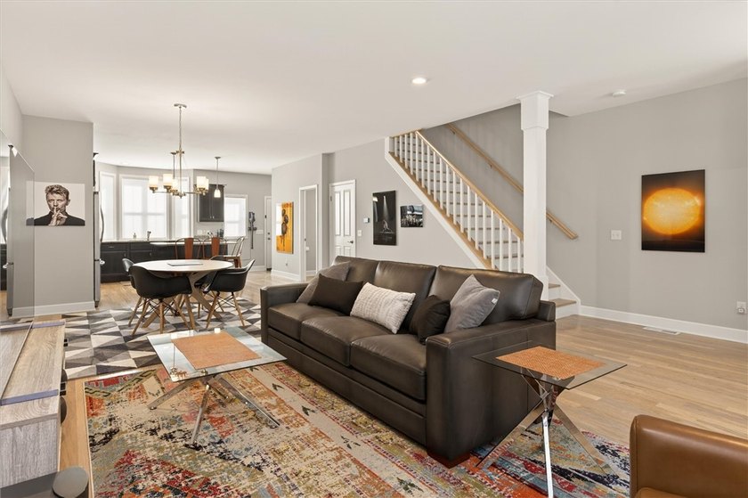 Luxury, comfort, and convenience. Welcome to 159 N Plymouth: a - photo 6