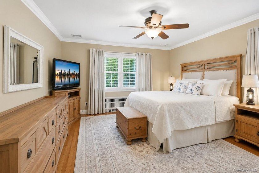 Welcome to 11 Cliftwood Drive, located in one of Huntington's - photo 12